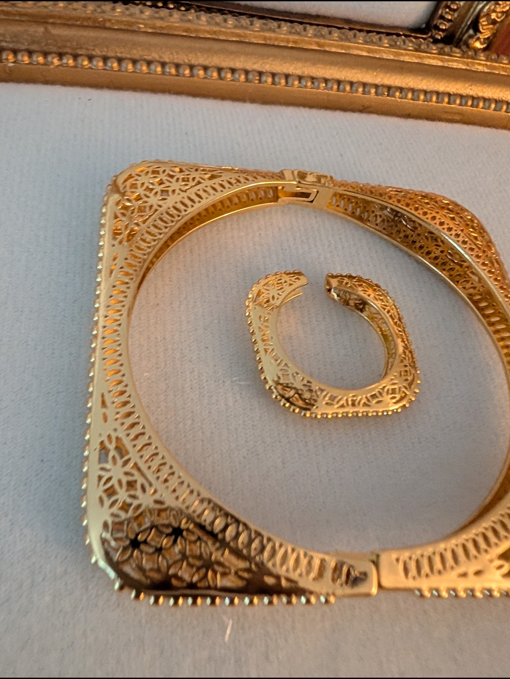 Gold Filigree Bracelet and Ring Size 7.5 - Picture 8 of 14